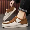Zapatos de Caracol de Gamuza Primavera/Verano 2025 Tendencia Caliente de Internet Suela Suave Casual Cuero Slip-On Mocasines Zapatos para Hombre