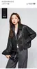 Chaqueta corta de piel de cordero para mujer 2026 otoño/invierno estilo biker cuello solapa holgada casual negra con un toque de alta gama