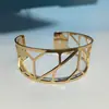 Pulsera Transfronteriza Geométrico Nicho Diseño Irregular Pulsera para Mujer Ancho Metal Dorado Hueco Abierto Pulsera Mujeres