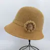 Chapéu de Balde de Tricô com Pelo de Coelho Quente Outono Inverno Chapéu para Mãe de Meia-Idade e Idosa Mulher Decoração de Flores Chapéu de Pescador à Prova de Vento Venda por Atacado