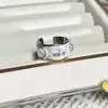Estilo Medieval Tardío Elegante Dulce Fresco Blanco Esmalte de Goteo Mariposa Saturno Anillo de Moda Anillo Geométrico Simple de Personalidad de Nicho para Mujeres