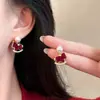Pendientes Pequeños de Terciopelo Rojo con Forma de Calabaza para Mujer, Otoño e Invierno, Lujo Ligero, Gama Alta, Pendientes Elegantes, Accesorios para Orejas Únicos y Hermosos