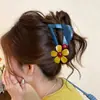 Fondo Azul Fresco con Diseño Floral Contrastante, Pinza de Tiburón de Alta Gama para Mujer, Pasador Nuevo Estilo 2026, Accesorio para el Cabello Único y Hermoso
