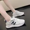 Sapatos Femininos de Fábrica Sapatos Brancos de Sola Grossa Temporada Feminina Novo Respirável Casual Sapatos Pai de Sola Grossa Sapatos Casuais Femininos da Moda