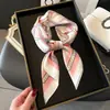 Nuevo pañuelo pequeño cuadrado de 70 cm para mujer, moda, versátil, bufanda de seda artificial, elegante, estilo coreano, cinta para el pelo, bufanda, bufanda al por mayor