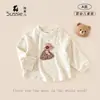 Camiseta de manga comprida para meninas, nova coleção de outono 2026, base com estampa floral para bebês e crianças pequenas, top de outono para bebês meninas
