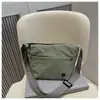 Moderna Bolsa Pequena Feminina de Ombro Cruzado 2025 em Tecido de Nylon, Novo Estilo, Simples e Moderna, Ultraleve e de Acabamento Requintado para Trabalho