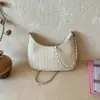 Nova bolsa de ombro trançada estilo coreano 2026, uma bolsa de mão quadrada pequena chique e estilosa para o dia a dia, adequada para mulheres, pode ser usada como bolsa de ombro ou bolsa transversal