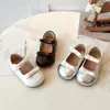 Zapatos de Cuero para Niñas Primavera y Otoño 2025 Estilo Chanel Zapatos Individuales Infantiles Zapatos Mary Jane Suaves para Niñas Pequeñas, Niños Pequeños y Niños