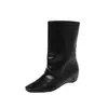 Botas casuais de pele de carneiro estilo coreano para aumentar a altura, outono/inverno 2026, salto médio plataforma, bico quadrado, couro genuíno, panturrilha larga, cano médio para mulheres