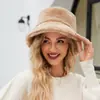 P0231 directo de fábrica transfronterizo sombrero de pescador de felpa para mujer multicolor todo a juego sombrero de cubo europeo y americano engrosado cálido