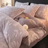 Colección de otoño e invierno: juego de ropa de cama de terciopelo de leche de cuatro piezas, funda de edredón de forro polar coral gruesa por ambos lados y juego de sábanas de franela de tres piezas