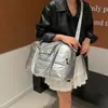Bolsa Plateada, Bolsa de Viaje de Gran Capacidad, Bolsa de Equipaje del Mismo Estilo que la Bloguera Femenina, Bolso Cruzado, Bolso de Hombro Acolchado de Algodón al por Mayor