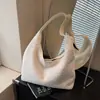 Bolsa de pelúcia transfronteiriça para mulheres, nova moda de inverno 2026, bolsa de ombro casual para o dia a dia, bolsa tote de grande capacidade