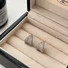 Pendientes Triangulares de Encaje Completo con Diamantes 3D de Estilo Minimalista de Nicho Coreano y Japonés para Mujer, Adecuados para el Viaje Diario, con un Aspecto de Alta Gama y Temperamento Versátil