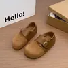 Zapatos de moda estilo mula, de suela gruesa, corte bajo, modelo 2026, con hebilla de cinturón, diseñados tanto para interiores como para exteriores, con un tacón oculto para mayor altura y un nuevo diseño de suela gruesa