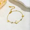 Pulsera Tridimensional de Moda con Diseño Hueco y Pedrería, Accesorio de Moda Popular, Acero de Titanio Chapado Transfronterizo Color Perla Conservación del Color Mariposa Diseño Hueco