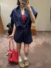 Macacão shorts jeans azul escuro para mulheres, verão, caimento solto, modelador com cintura de cordão, gola reversível, macacão de manga curta estilo workwear
