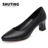 Sapatos de Trabalho Femininos para Aeromoça, Slip-on Preto de Salto Médio, Couro Macio para Trabalho, Pés Sem Cansaço, Sapatos de Camada Única, Sapatos Profissionais Femininos