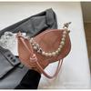 Bolso Pequeño de Cadena de Perlas Estilo Francés para Debajo del Brazo para Mujer 2026 Nueva Moda Lujo Ligero Bolso Cruzado Bolso de Hombro de Nicho para Viajes Diarios