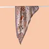 Bufanda Nueva Pequeña Triangular Estampado de Anacardo y Lunares Bufanda de Espiga Chal de Protección Solar para Viaje Fábrica Fuente Mayorista