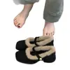 Sapatos de salto grosso estilo Chanel retrô femininos 2026 novo inverno Mary Janes de pelúcia com alça de fivela única francesa