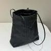 Bolsa de Palha Minimalista para Mulheres 2025 Nova Outono Bolsa de Ombro de Nicho de Luxo Bolsa Tote para o Dia a Dia em Pele de Cabra Importada