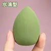 Esponja de Maquiagem Verde Matcha em Estoque, Uso Duplo para Aplicação Seca e Úmida, Não Absorvente de Pó, Ultra Macia em Formato de Gota, Atacado
