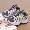 Otoño 2026 Nuevas Llegadas Unisex Niños Hebilla Giratoria Malla Transpirable Elástico Zapatos de Papá Suela Gruesa Antideslizante Zapatos Deportivos para Exteriores