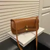 Bolsa Coreana de Nicho de Alto Valor Estilosa 2025 Nova Bolsa Feminina Moda Bolsa de Ombro Simples Bolsa Retrô de Axila para Mulheres
