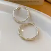 Brincos de Zircônia Dourada Café Laço Geométrico Gota d'Água Pérola Estilo Retro Francês Brincos de Tarraxa Nicho Sensação de Alto Padrão Joias para Orelha