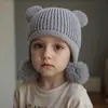 Novo Chapéu 2025, Chapéu de Tricô com Orelhas de Urso e Pompons Duplos para Outono, Chapéu Super Fofo e Fofo para Viagem, À Prova de Vento e com Proteção para as Orelhas