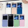 Funda protectora de metal pintado de tres secciones para teléfono móvil Samsung Z Flip 7 Z Flip 6, textura de cuero Morandi