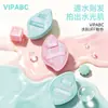 A esponja de base VIPABC é macia e amiga da pele, não absorve produto, é adequada para uso tanto úmido quanto seco, uma ferramenta de maquiagem portátil para fixar a maquiagem, disponível em estoque