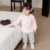 Conjunto de Roupa para Meninas Primavera e Outono 2026 Nova Moda Esportiva Casual Infantil Conjunto de Duas Peças de Moletom para Bebês Meninas