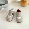 Zapatos Infantiles 2025 Verano y Primavera Nuevos Zapatos Birkenstock para Niñas Zapatos Planos para Niñas Pequeñas Zapatos Gorro Suela Suave Antideslizantes Zapatos para Niños Pequeños