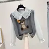 Traje Fresco Estilo College para Primavera e Outono: Conjunto de Duas Peças: Colete de Urso de Desenho Animado Doce e Camisa de Manga Longa com Gola de Boneca Fofa