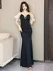 Vestido de Alça Única de Alta Qualidade, Estilo Irmã Real Emagrecedor Cauda de Peixe Sexy Fenda Longa para Boate Ktv
