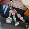 Llavero moderno y fresco con cadena de plata y diseño de viento frío para mujer, con diseño de dibujos animados de amor, bolso creativo, colgante de metal para coche.