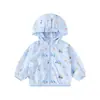 Xw266570 Ropa Infantil con Protección Solar Verano 2026 Cardigan con Estampado de Coche de Dibujos Animados y Oso Chaqueta con Capucha para Proteger del Sol