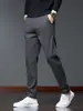 Pantalones Casuales para Hombre Hechos de Tela de Mezclilla Sintética, Procesamiento Personalizado, Material Proporcionado por el Cliente, Mano de Obra y Materiales Incluidos