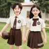 Uniformes de escuela primaria, uniformes de jardín de infantes, camisas de manga corta color albaricoque de verano, uniformes de clase estilo británico para niños, conjuntos de disfraces para actuaciones
