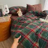 Conjunto de cama de quatro peças listrado de alta qualidade, grau A, extra-espesso, adequado para camas de solteiro ou casal, para estudantes em dormitórios, outono e inverno, conjunto de capa de edredom de três peças