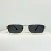 Óculos de sol quadrados retrô pequenos e estilosos estilo coreano moda feminina Y2K rosto pequeno armação metálica estreita óculos de sol cor de bronze-