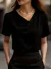 Elegante Top Blanco de Manga Corta para Mujer con Diseño de Cuello Irregular Inclinado, Adecuado para el Trayecto al Trabajo y Estilo de Oficina Profesional, Exudando una Atmósfera Inteligente y Profesional