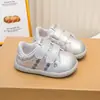 Zapatillas para Niña 2026 Primavera y Otoño Nueva Moda Zapatos de Princesa para Bebé Zapatos Suaves Antideslizantes para Caminar Bebé