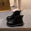 Zapatos finos de moda Botas Martin para mujer versátiles 2026 otoño e invierno nuevos botines simples con forro polar moda estilo británico botines cortos