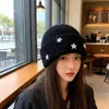 Gorro de Tricô Preto Estrela para Mulheres no Inverno, Versão Coreana, Emagrecimento Facial, Pequeno Turbante, Gorro à Prova de Frio para Circunferência Craniana Grande, Gorro de Lã Quente e Resistente ao Frio
