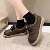 Mocasines Esponjosos de Suela Blanda para Mujer 2026 Nuevo Estilo Invierno Estilo Británico Zapatos Pequeños de Cuero Zapatos Peludos Cálidos Zapatos de Algodón con Cordones