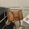 Bolsa Sela Fashion para Mulheres Verão 2025 Nova Simples Nicho Estilosa Bolsa de Axila Tendência Versátil Bolsa de Ombro Transversal